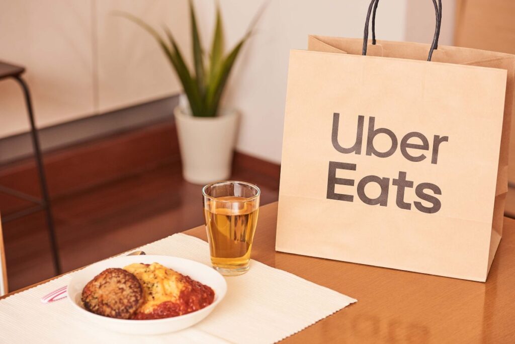 日本のフードデリバリー市場でシェアNo.1を誇るUber Eats（ウーバーイーツ）。