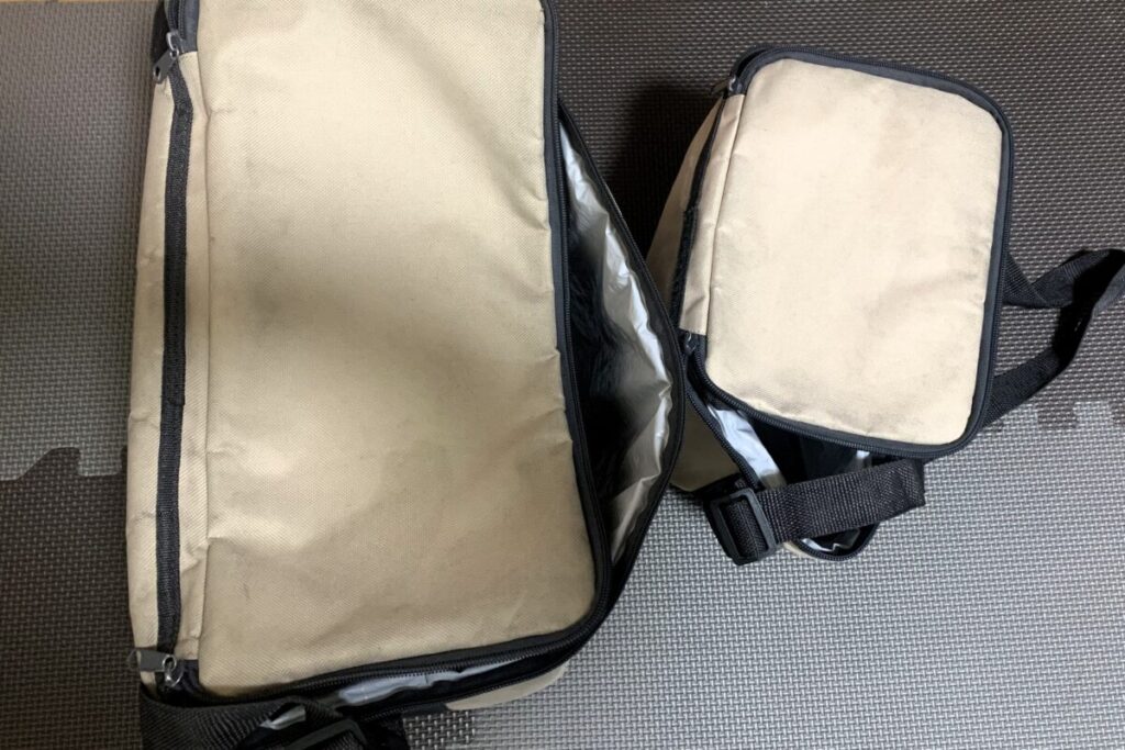 麻栄さんが使用する市販の保冷バッグ大小2個。注文サイズに合わせて使い分けている
